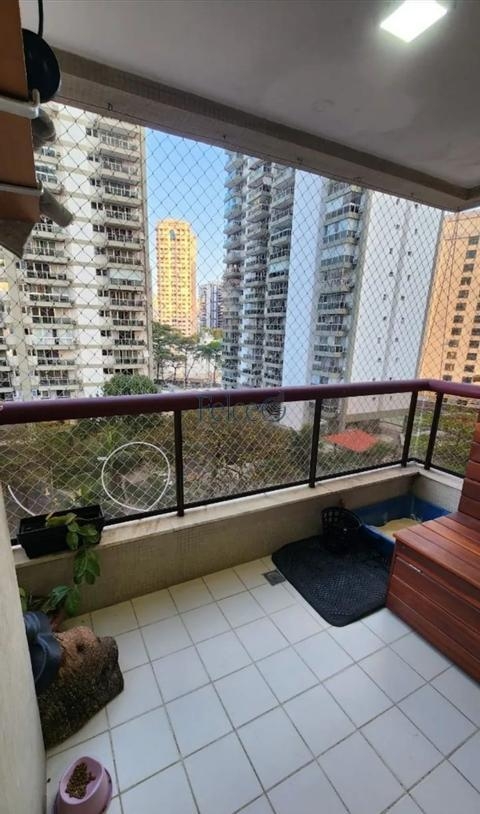 Apartamento na Barra da Tijuca, Região da ABM (Condomínio Saint Germain) sol da manhã.